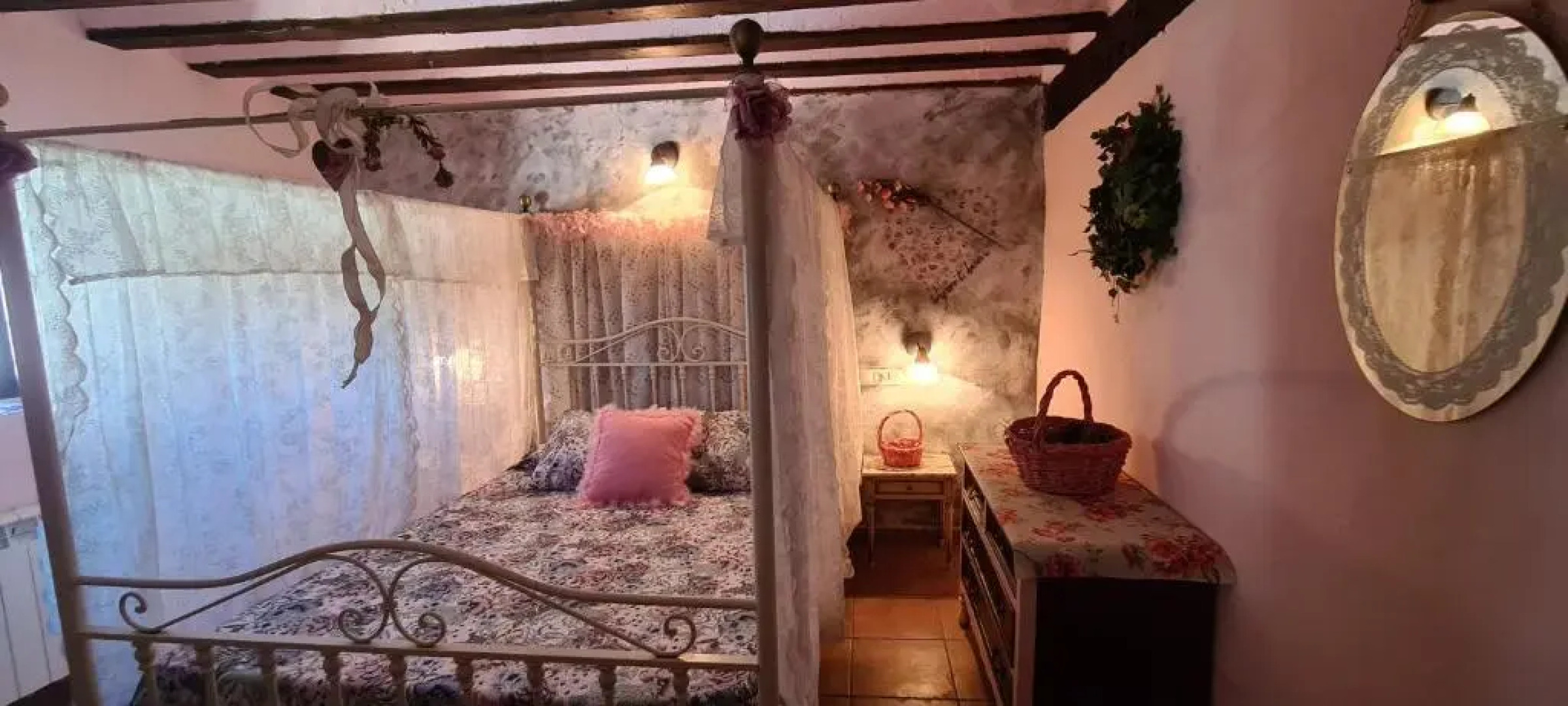 Room in Lodge - Romantic Christmas in a beautiful rural house ideal for a romantic getaway