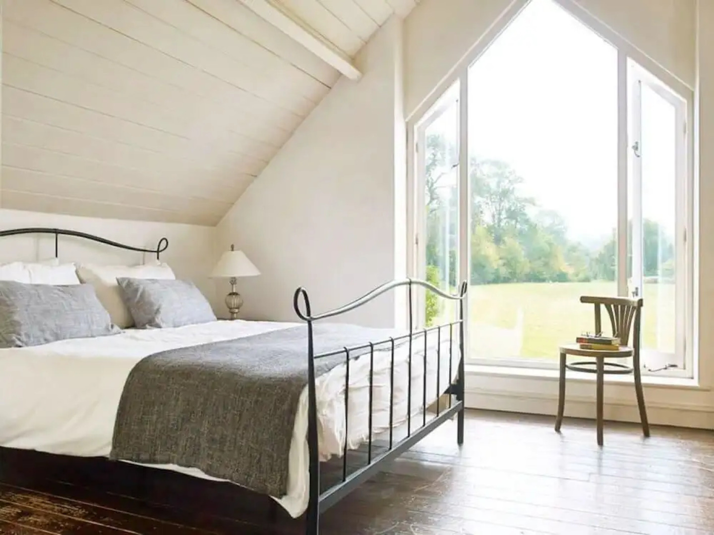 A pet-friendly converted chapel with charming features near Uffington