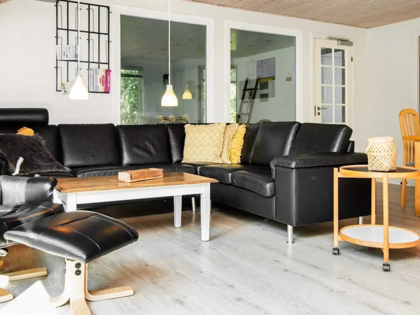 10 Person Holiday Home in Henne