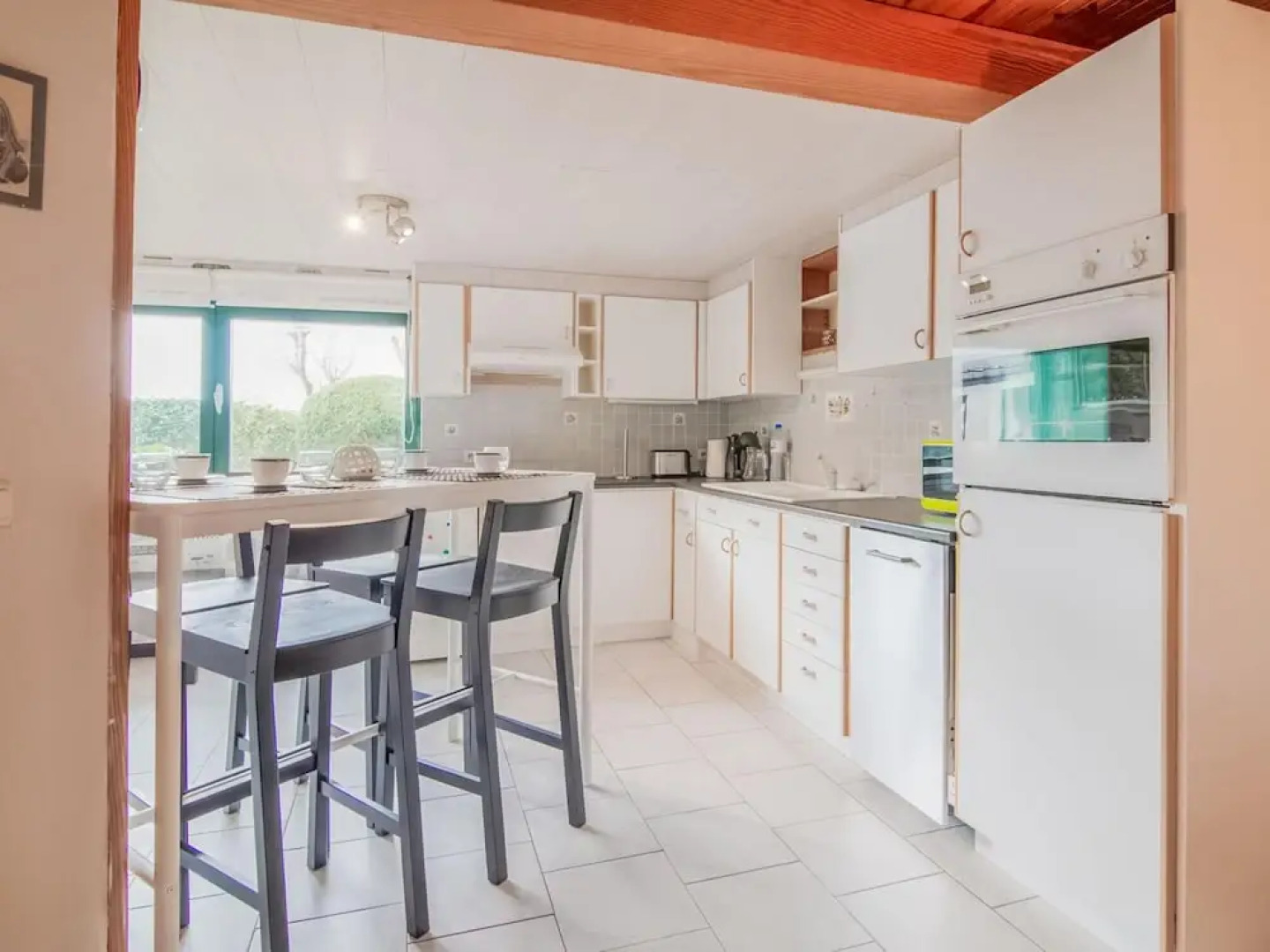 Cottage in Vaux-sur-sure With Garden