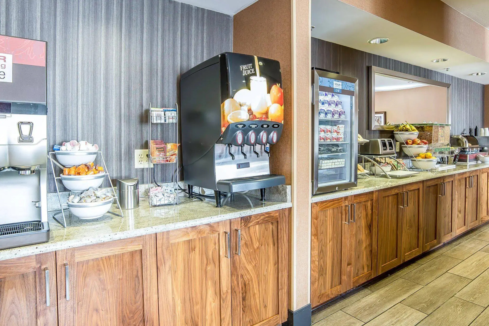 Comfort Inn & Suites Market - Airport