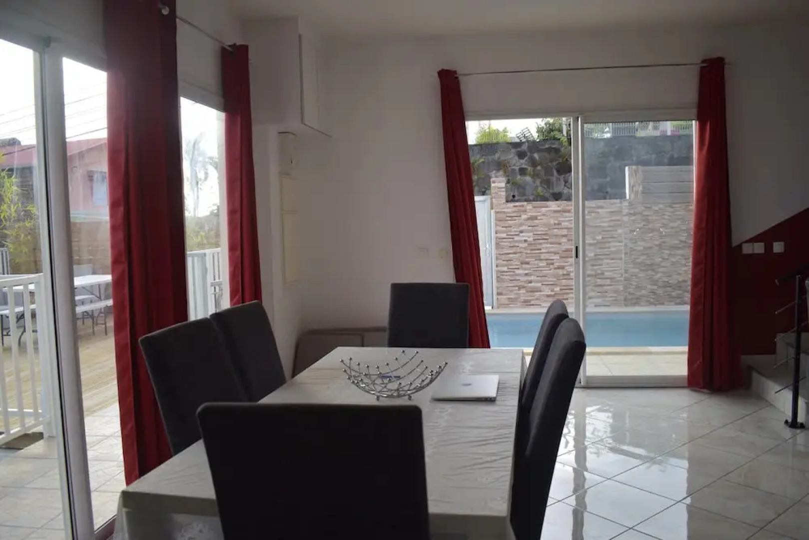 House With 4 Bedrooms in Piton Saint-leu, With Pool Access, Enclosed G