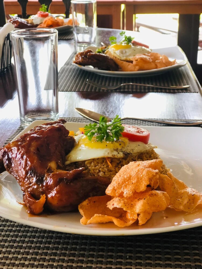 MYH - Lake Front Pvt Villa