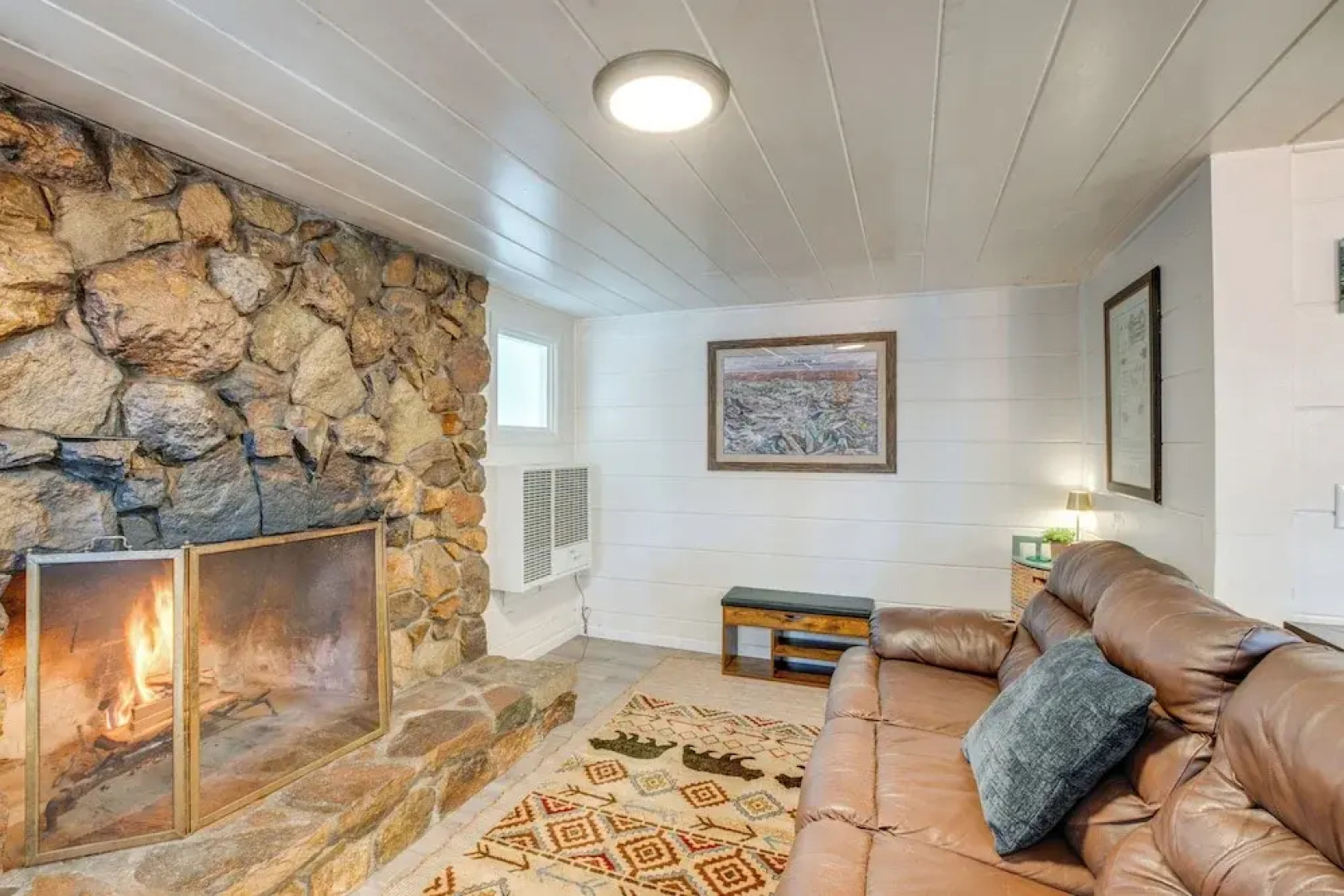 Walk to Beach: Dog-friendly Cabin in Glenbrook!