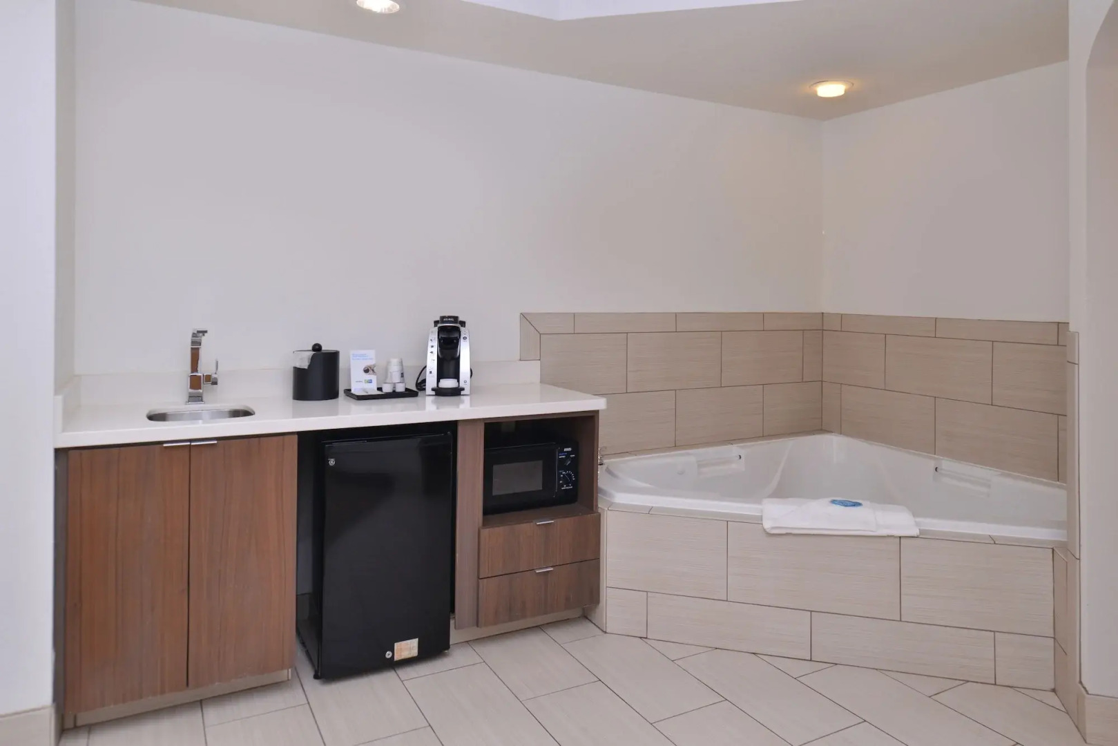 Holiday Inn Express & Suites New Orleans Airport South by IHG