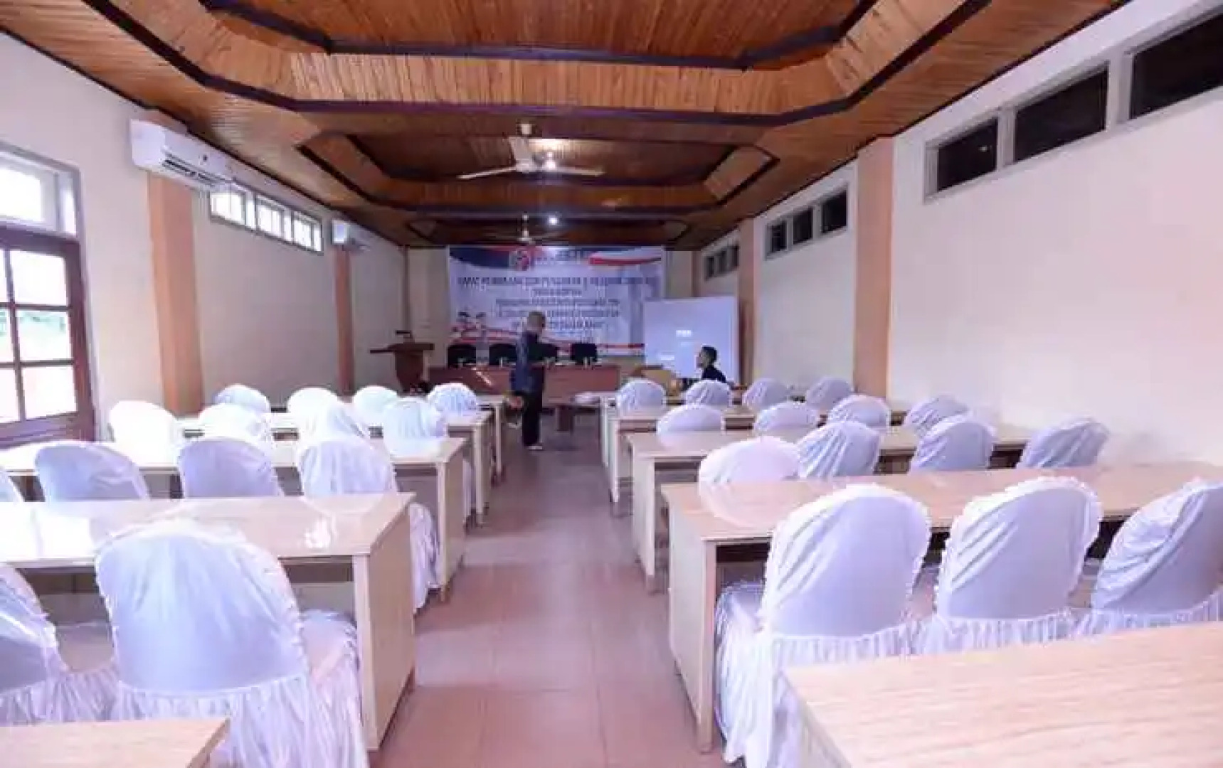 Hotel Ar Riyadh Kuala Tungkal