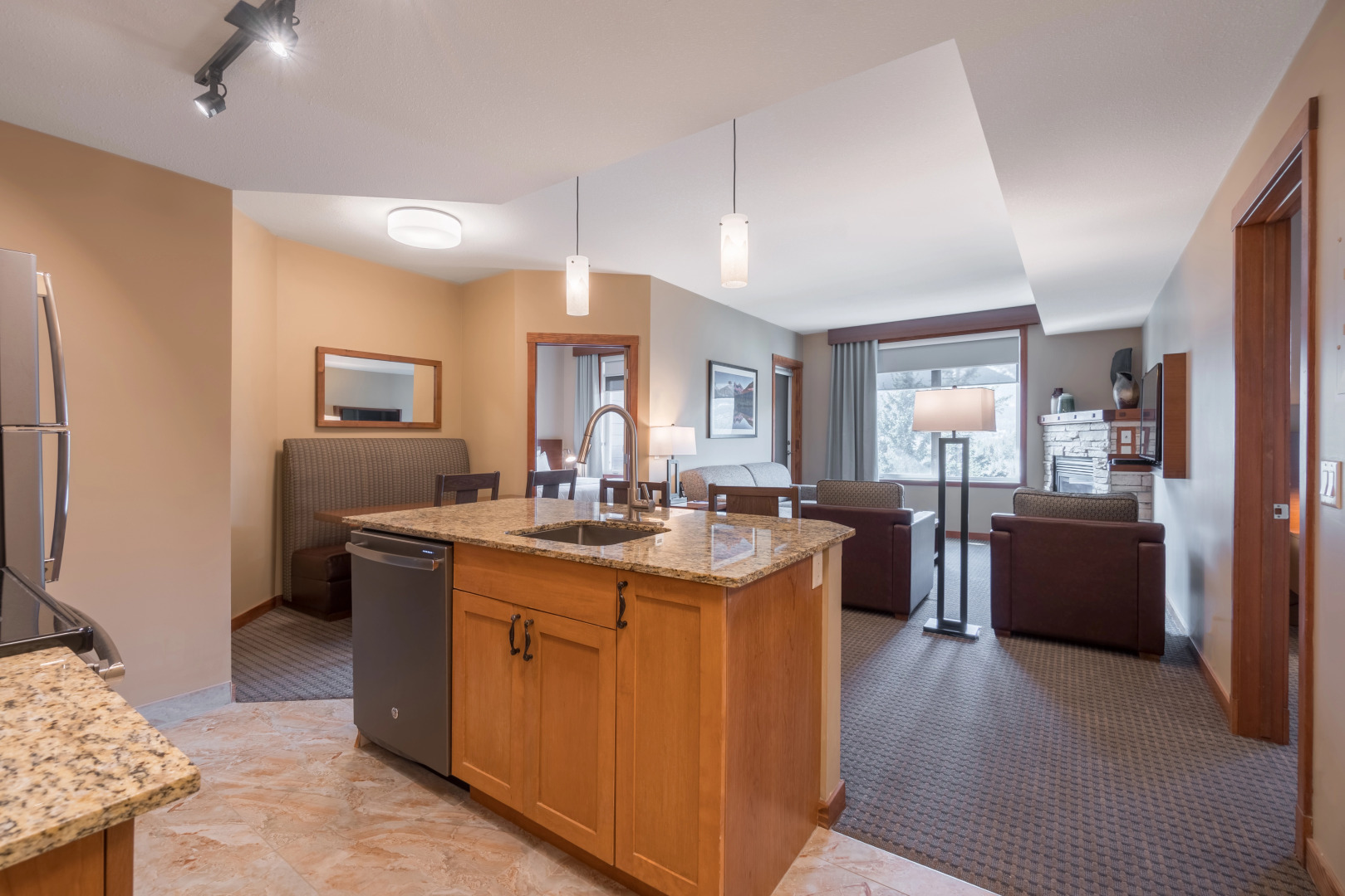 Falcon Crest Lodge by CLIQUE