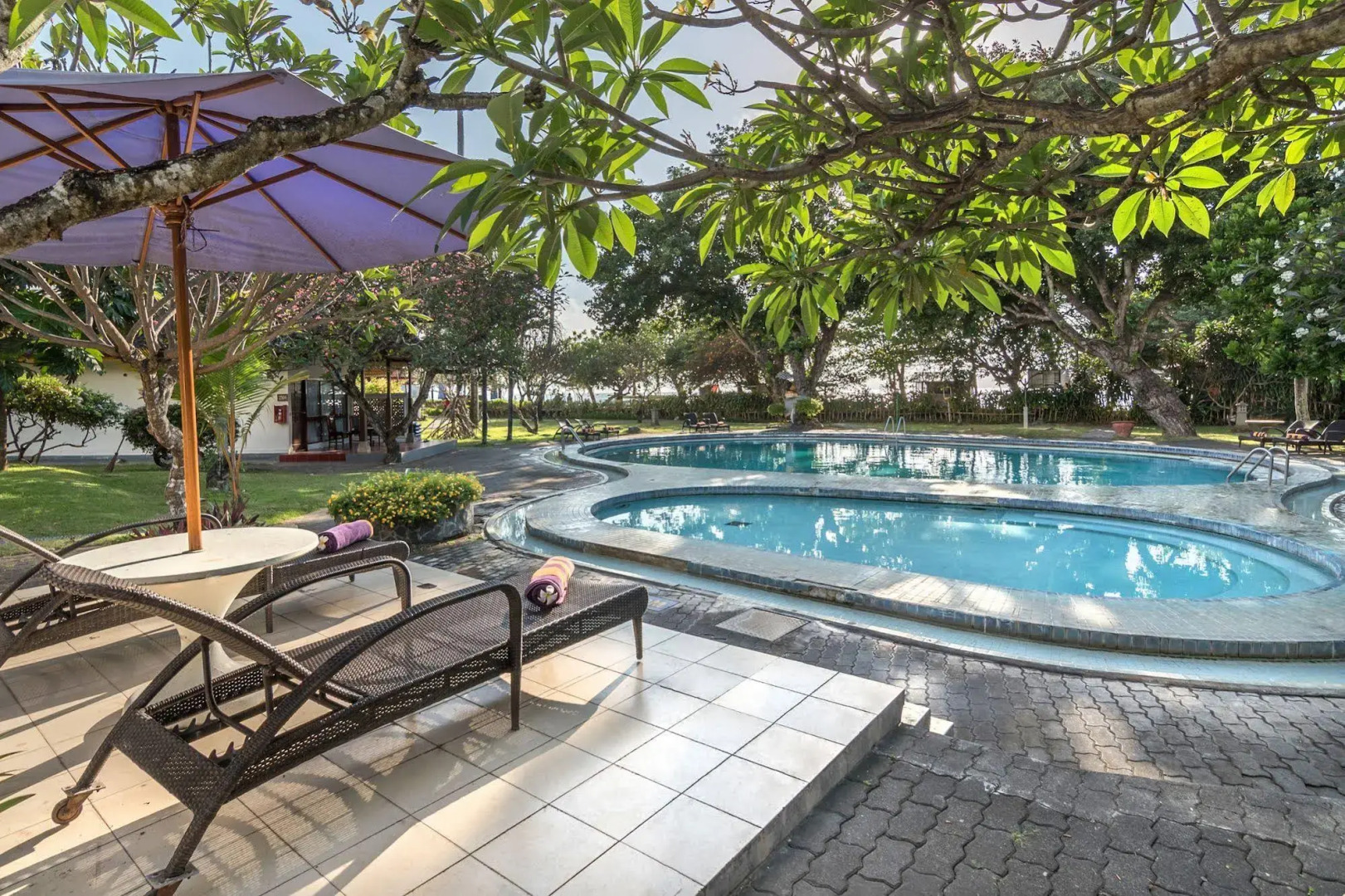 Отель Bali Beach