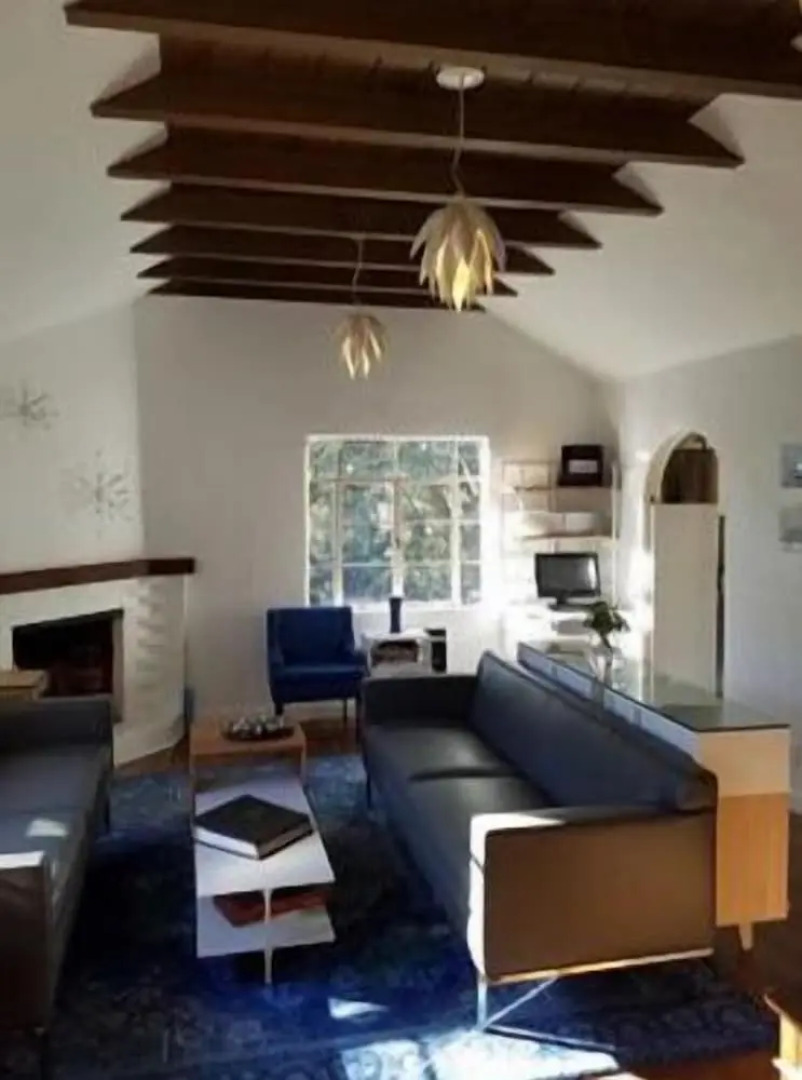 The Vagabond's House