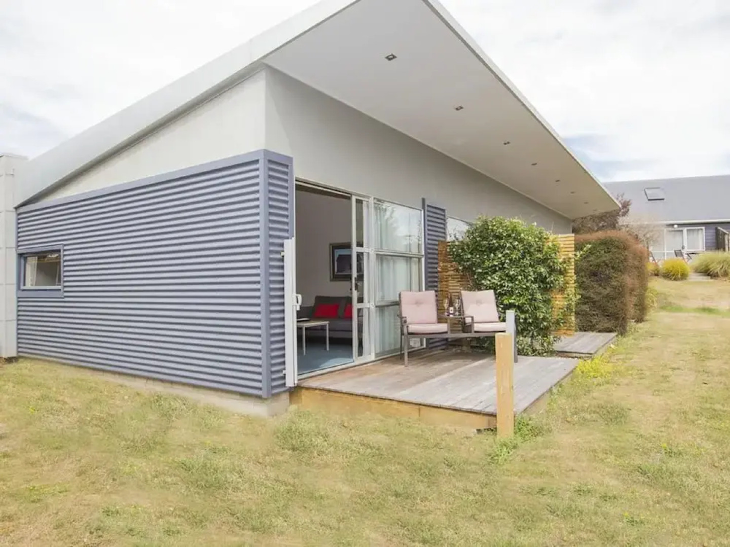 The Claremont Motels & Apartments