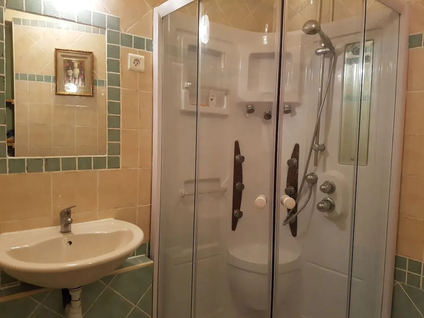 Magnificent Villa in Les Mages With Jacuzzi