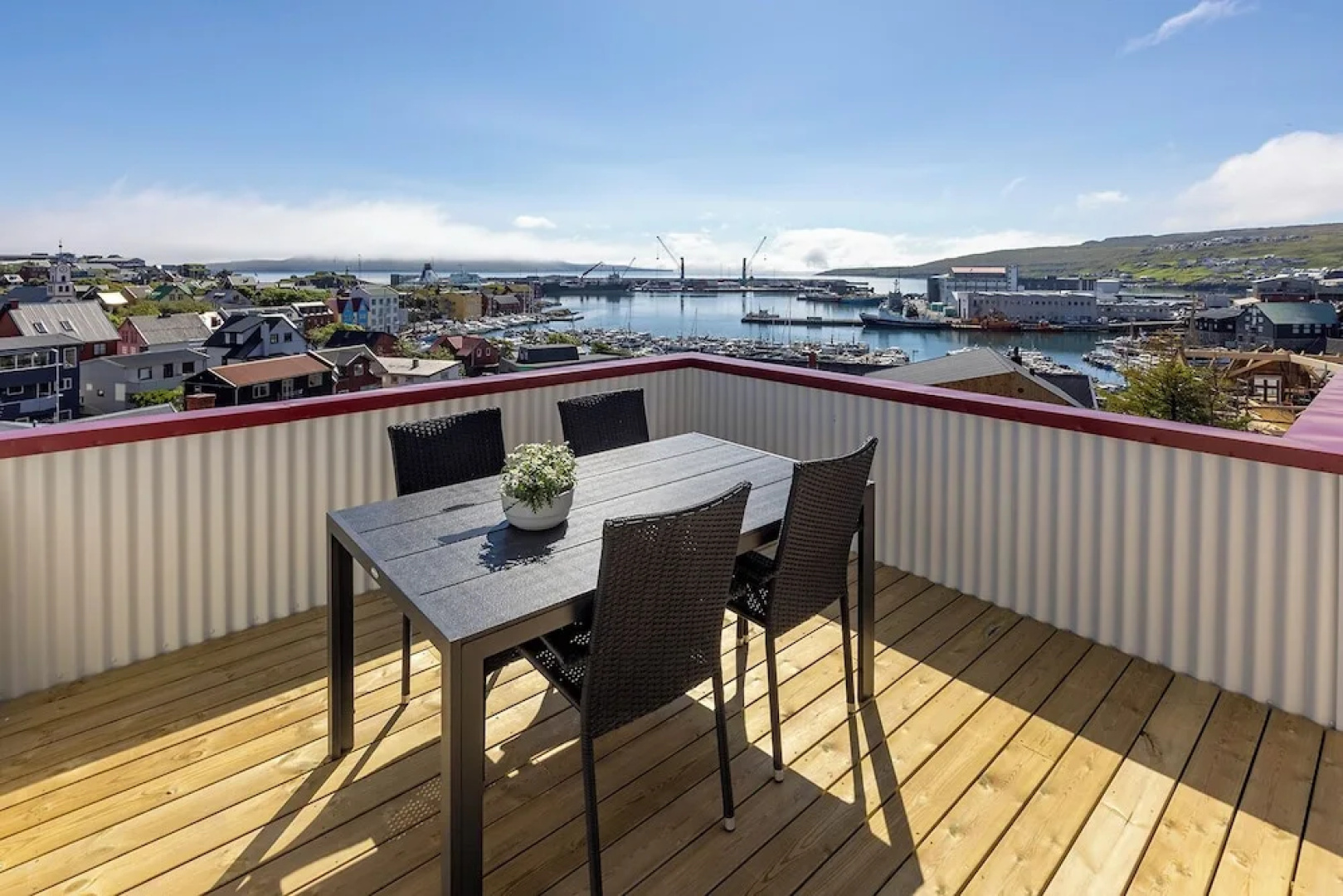 Downtown - Retro Decor - Stunning Views - Terrace