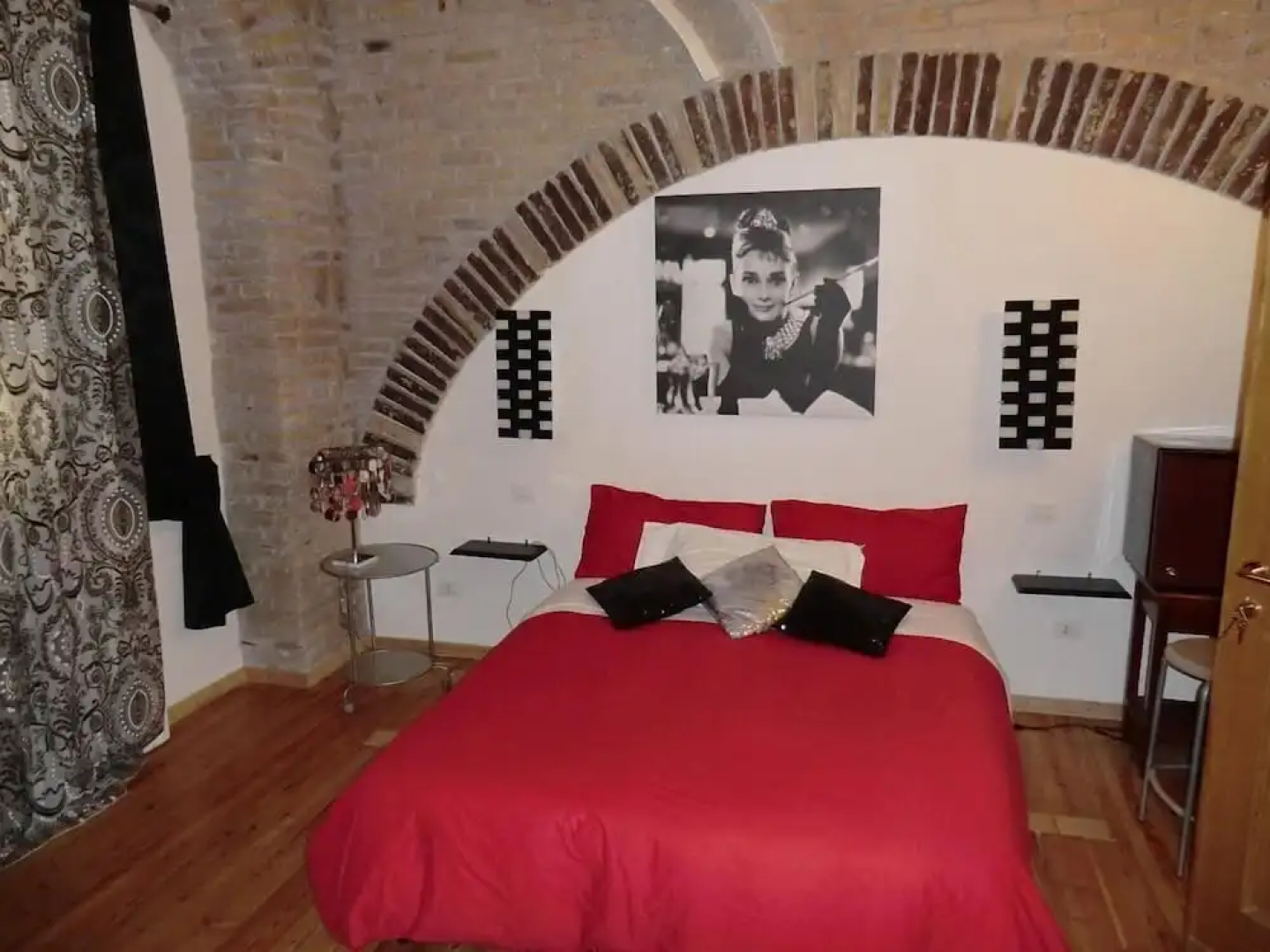Caesar's Rooms