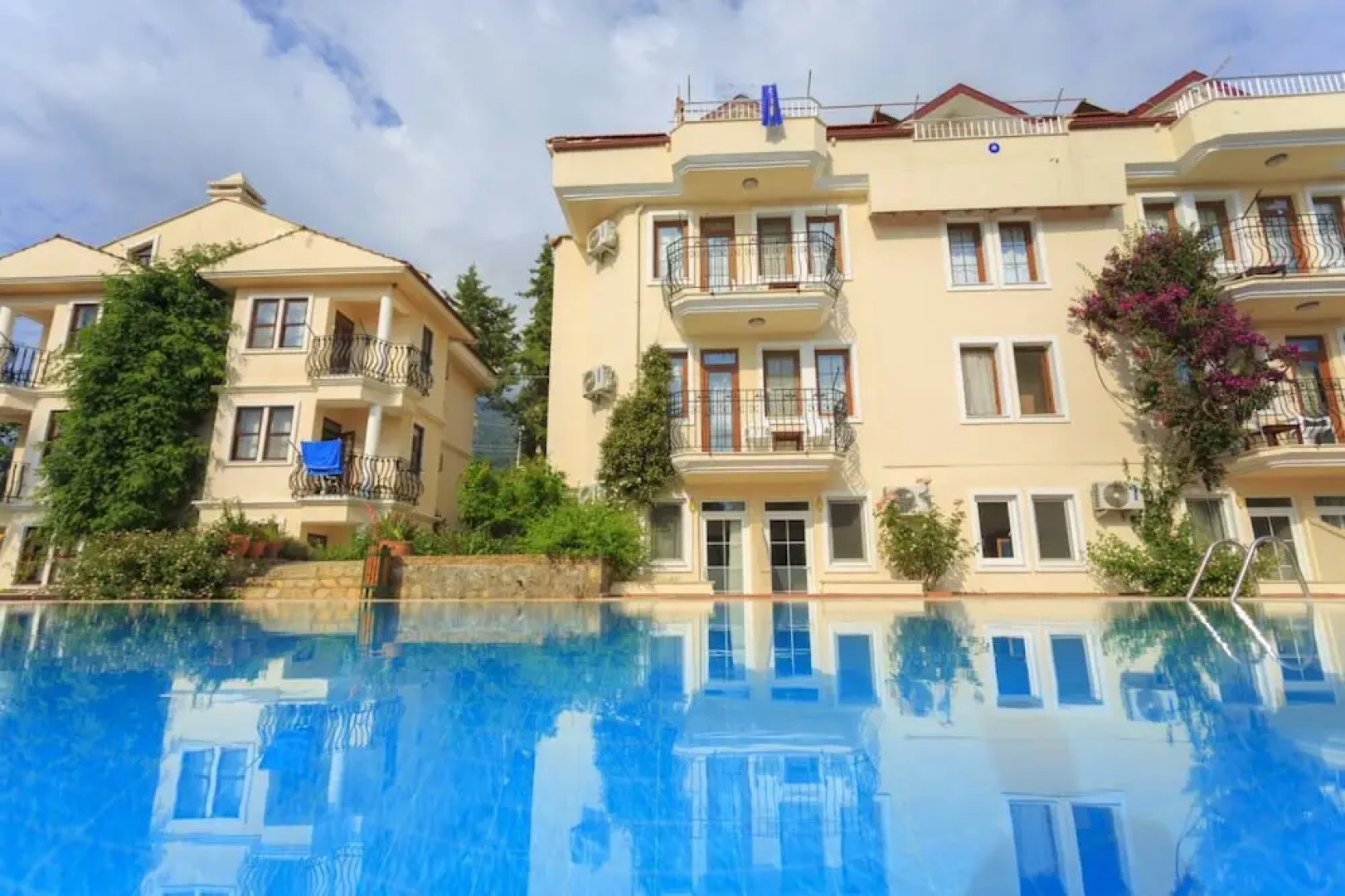 Milkyway Apart & Hotels