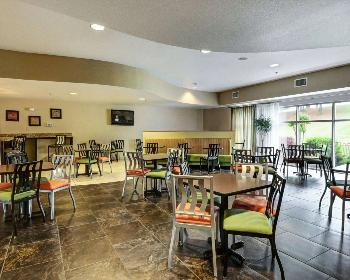 Comfort Suites near Hot Springs Park