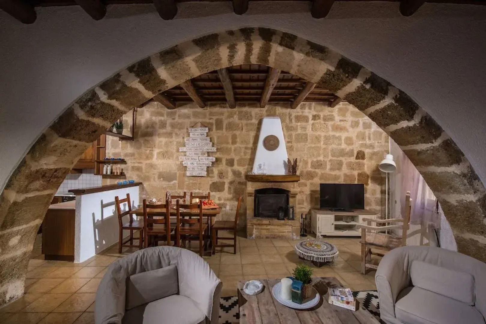 Koutouloufari House by Checkin