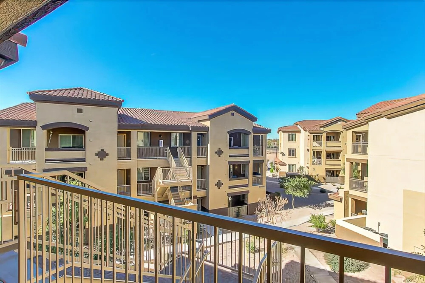 Southern #3116 - 3 Br condo by RedAwning