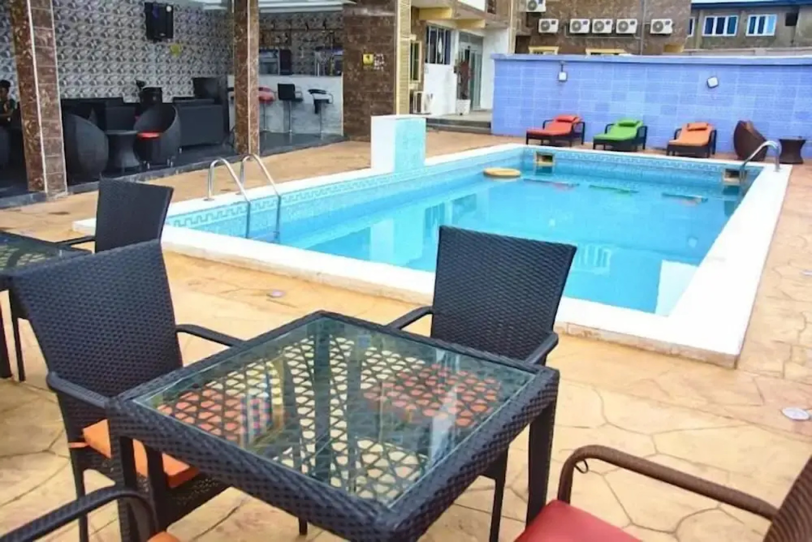 Sulerious Lakeside Hotel