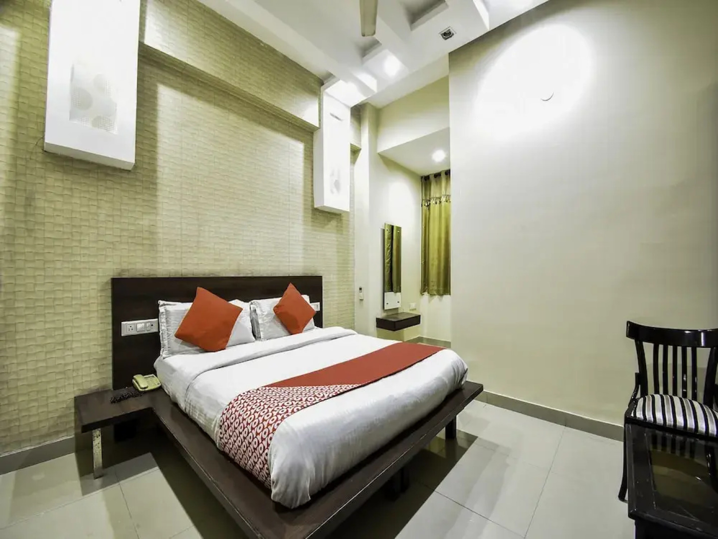 OYO 2615 Hotel Lords