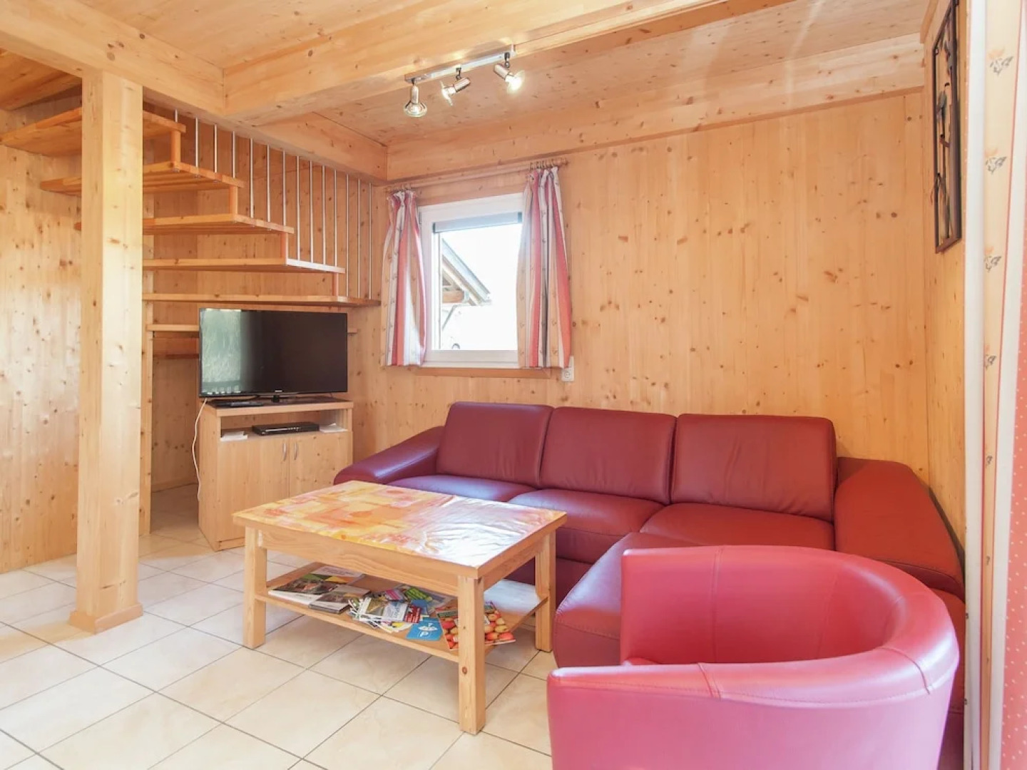 Spacious Chalet near Kreischberg Ski Area