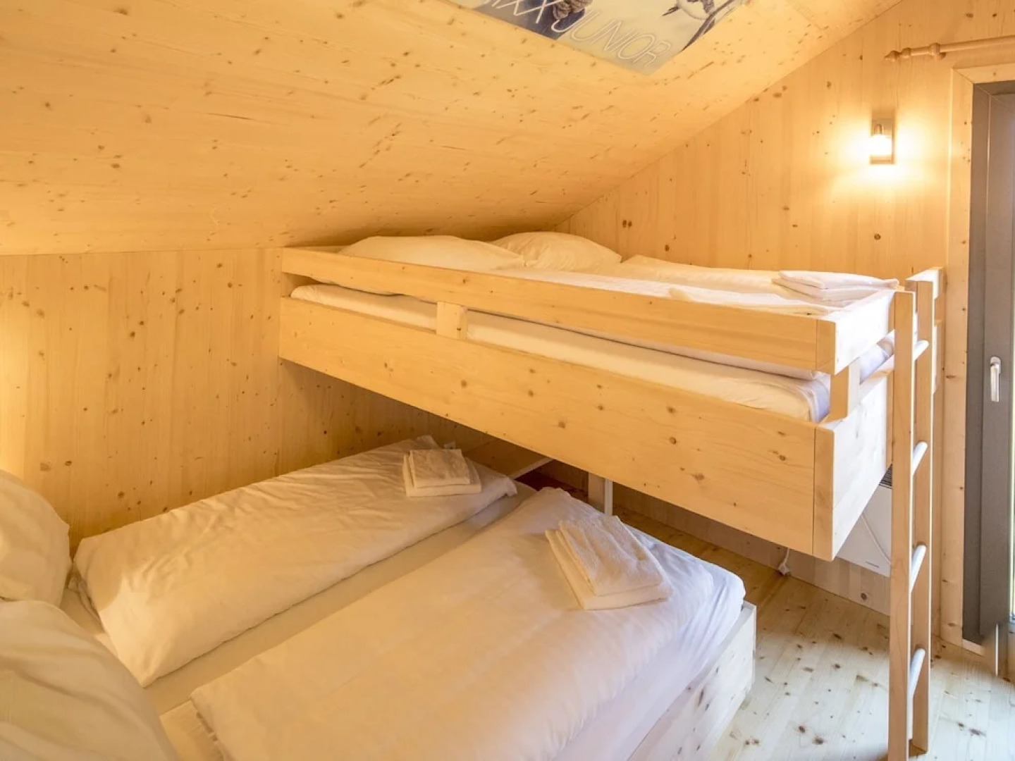 Lovely Chalet With Whirlpool