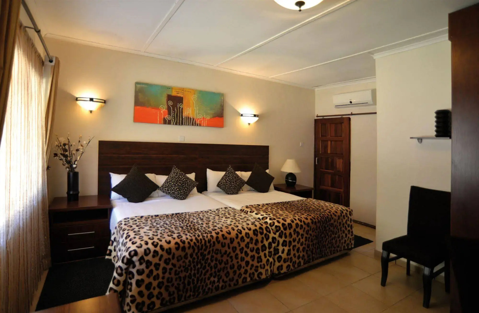 Guest Paradise Lodge