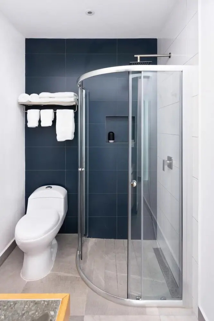 Modern Studio Apartment With Garden Entry