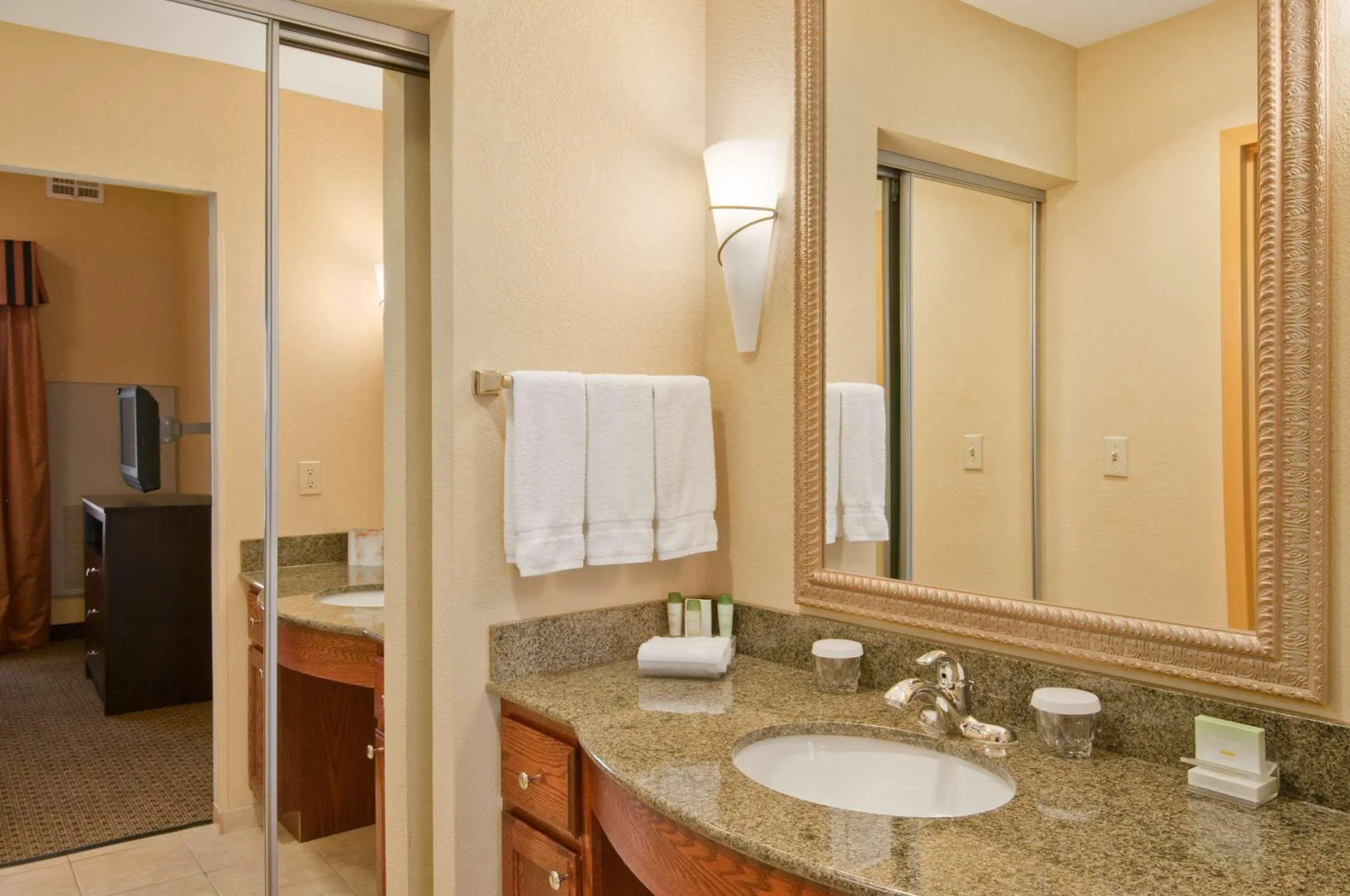 Homewood Suites by Hilton Tulsa-South