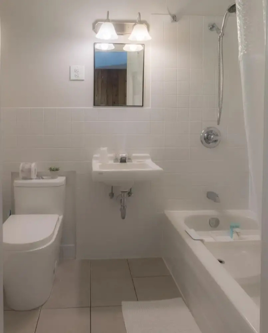 Barefoot Villas Room 1 Redwood