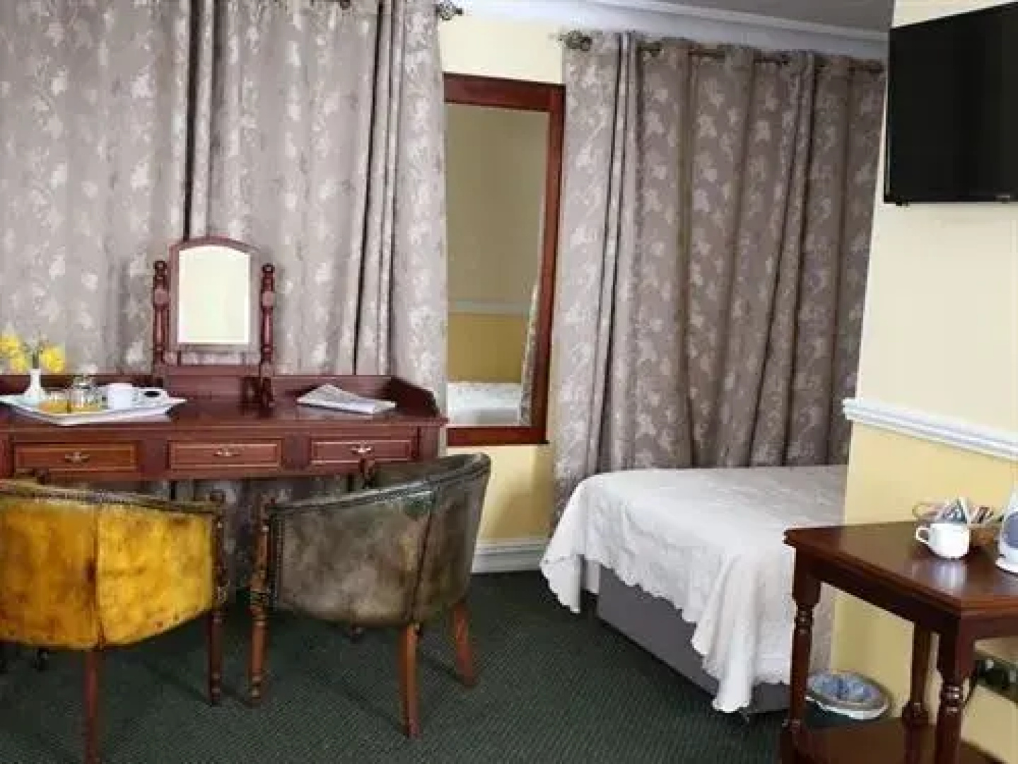 Reddans of Bettystown Luxury Bed & Breakfast, Restaurant and Bar