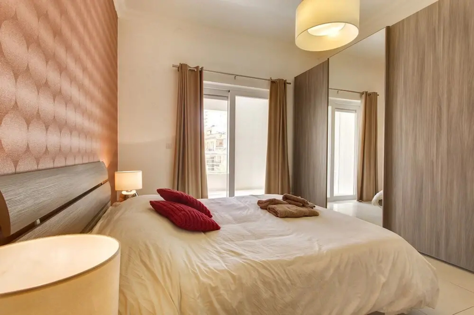 Luxury Apartment IN Fort Cambridge With Pool