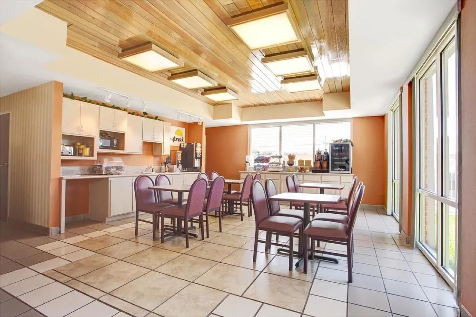 Days Inn & Suites Ridgeland