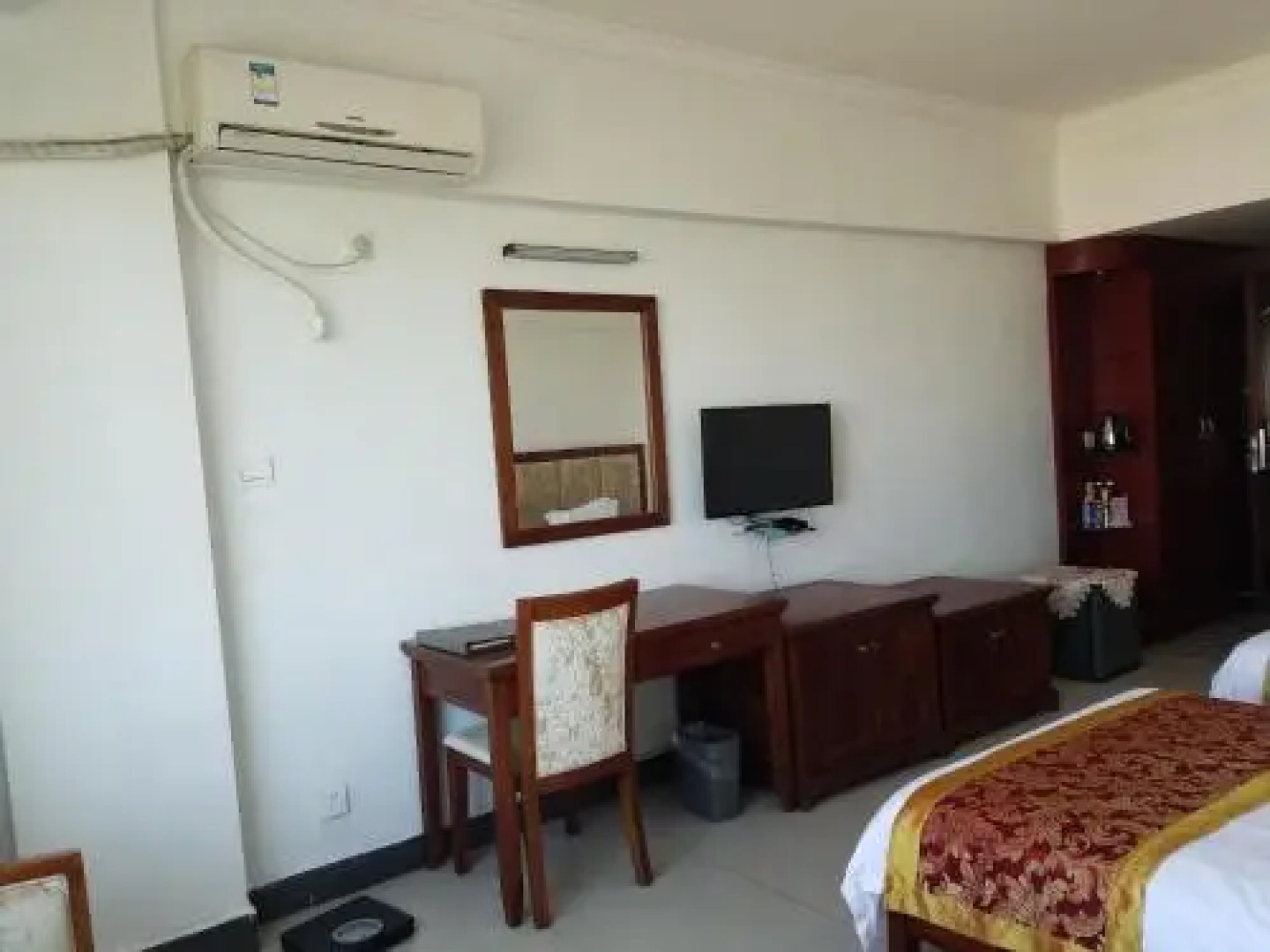 Yuehai Donglai Business Hotel