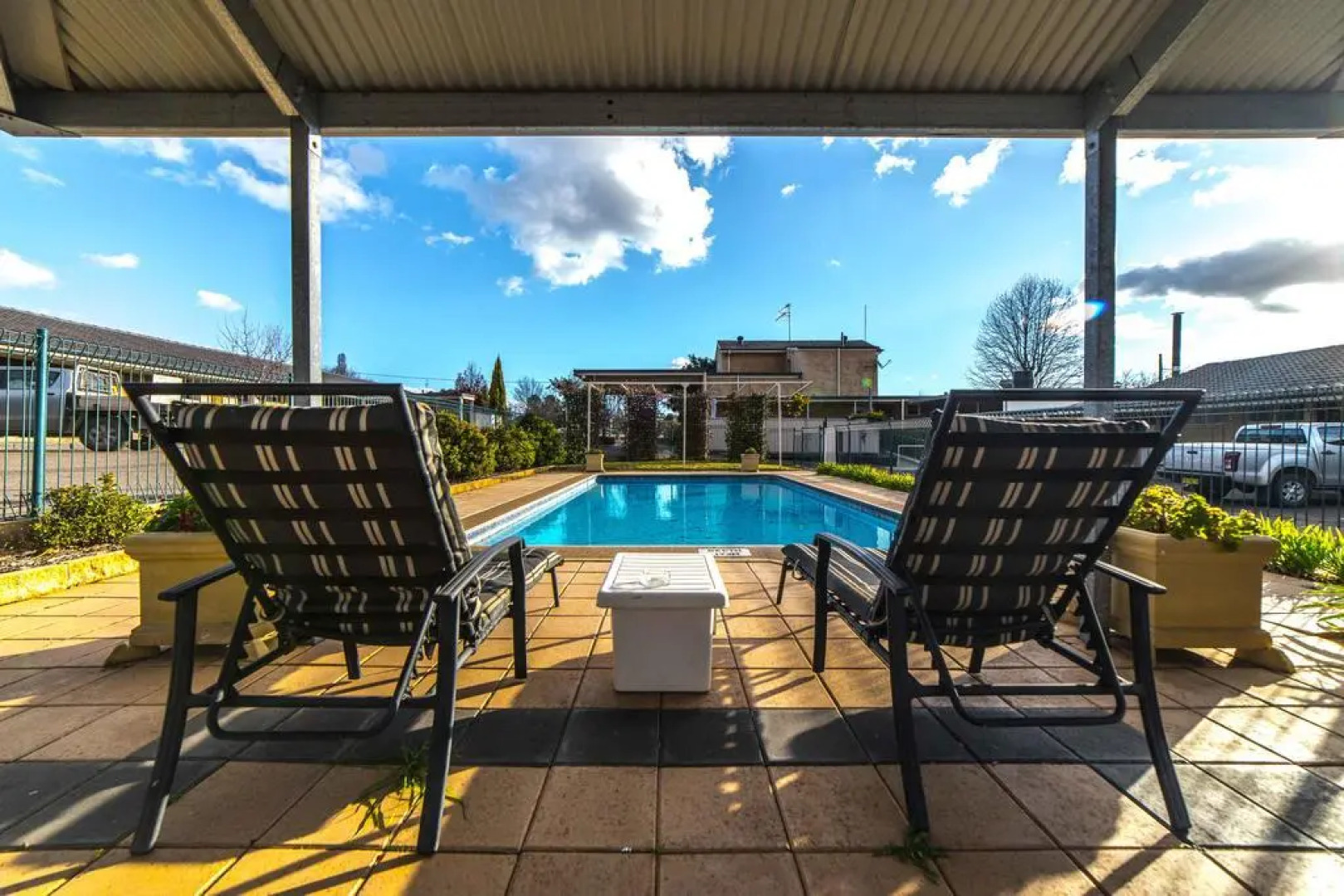 Country Gardens Motel