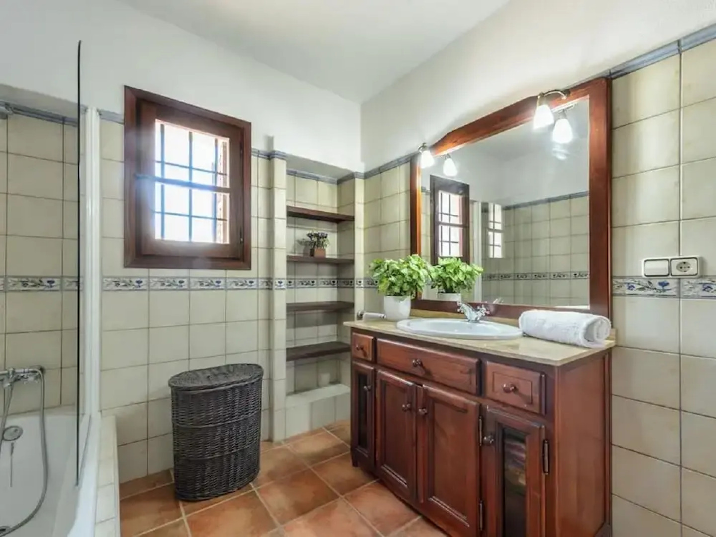 Belvilla by OYO Cantito