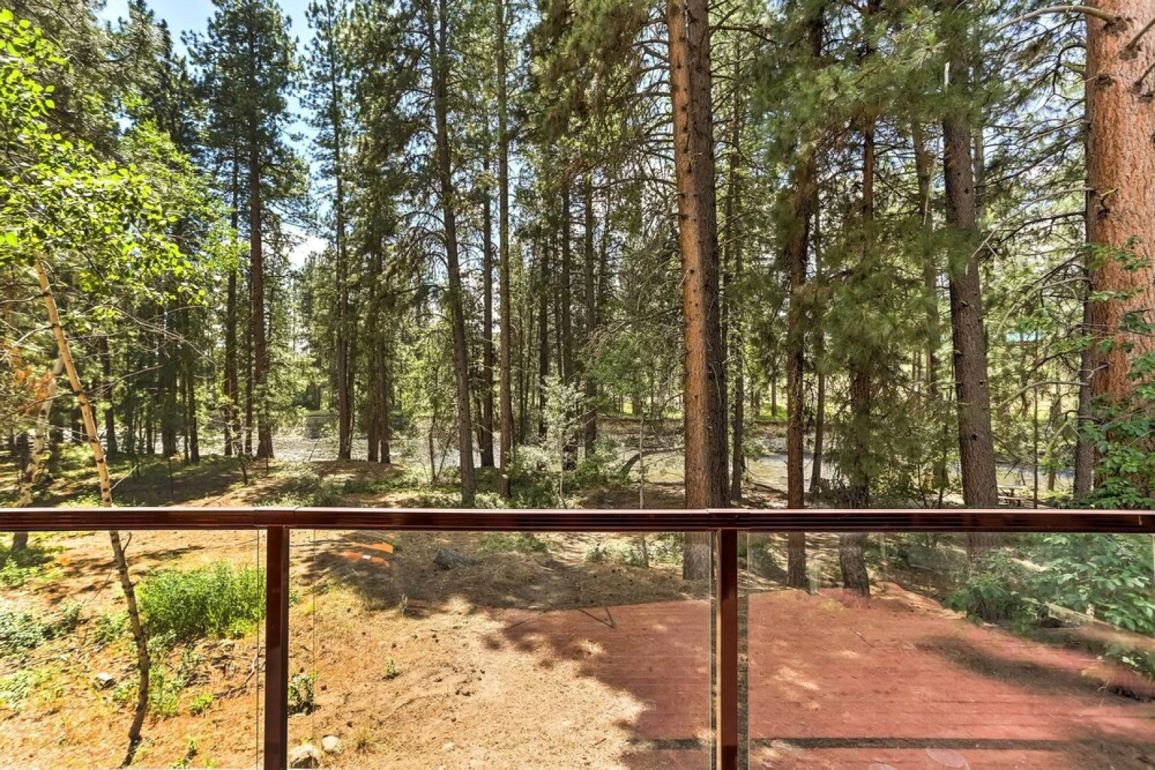 Riverside Winthrop Chalet w/ Hot Tub & 2 Decks!