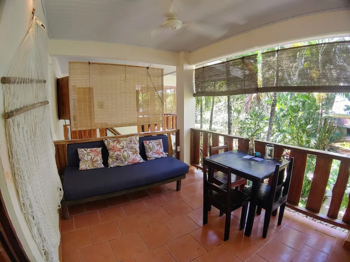 Colibri Surf House & Flats