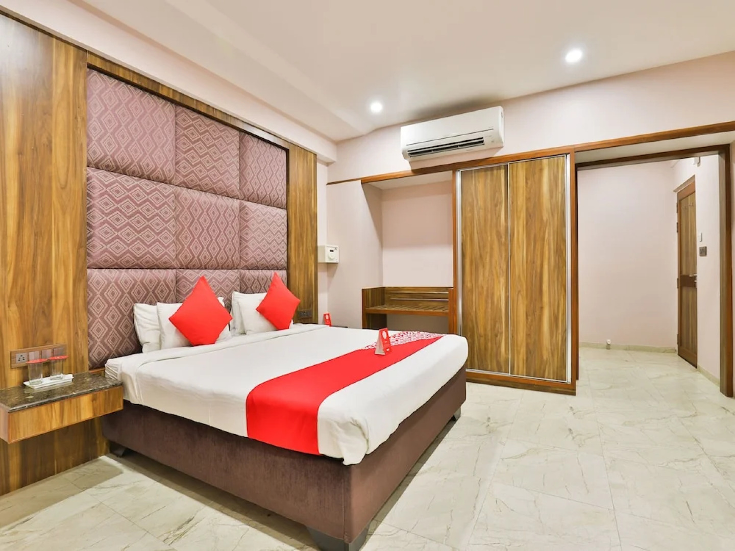 OYO 13420 Hotel Adendip Inn