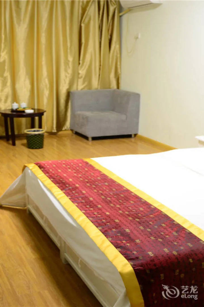 Xinyang Tianyi Express Hotel