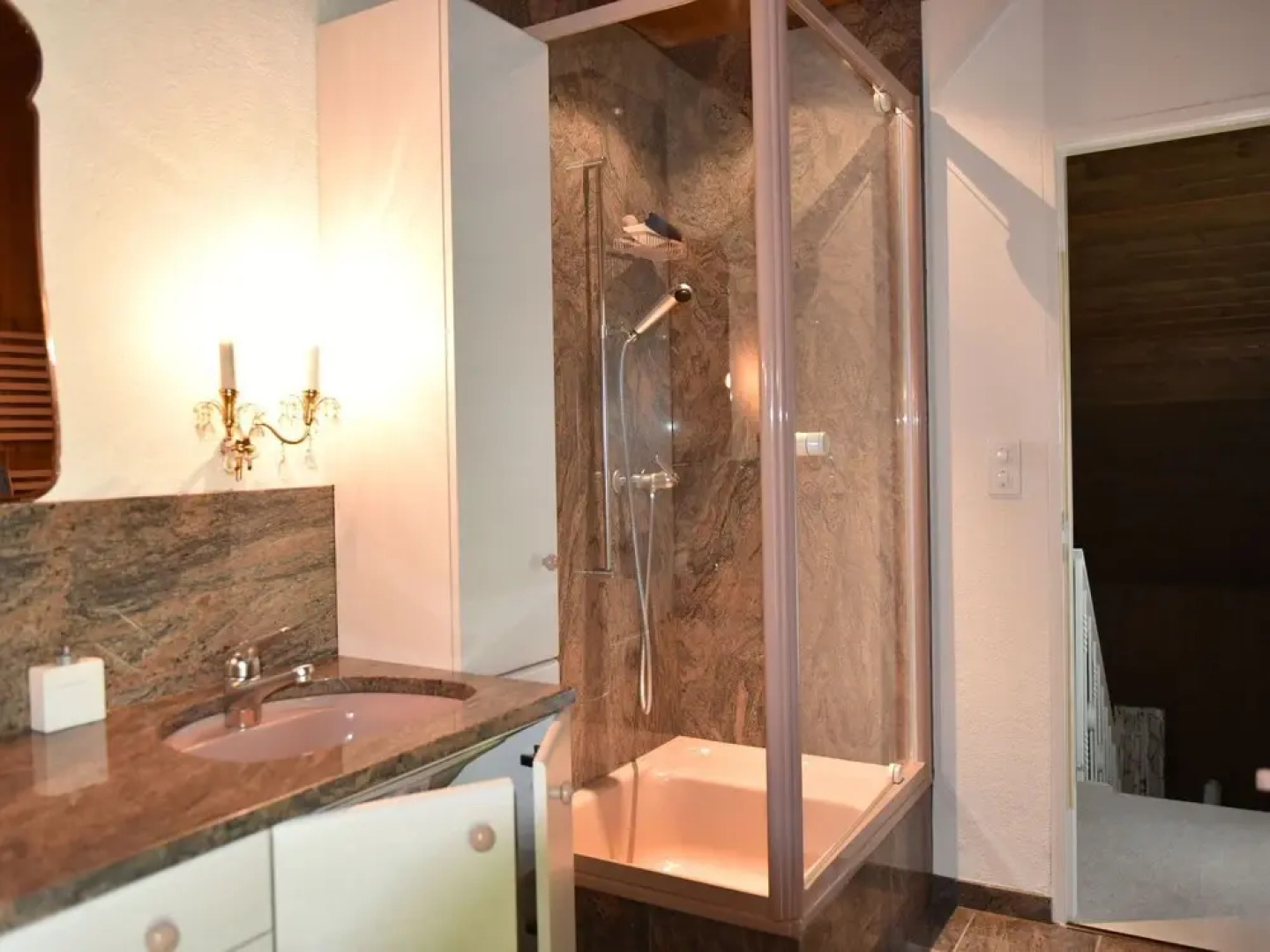 Cozy Apartment in Sarn near Forest