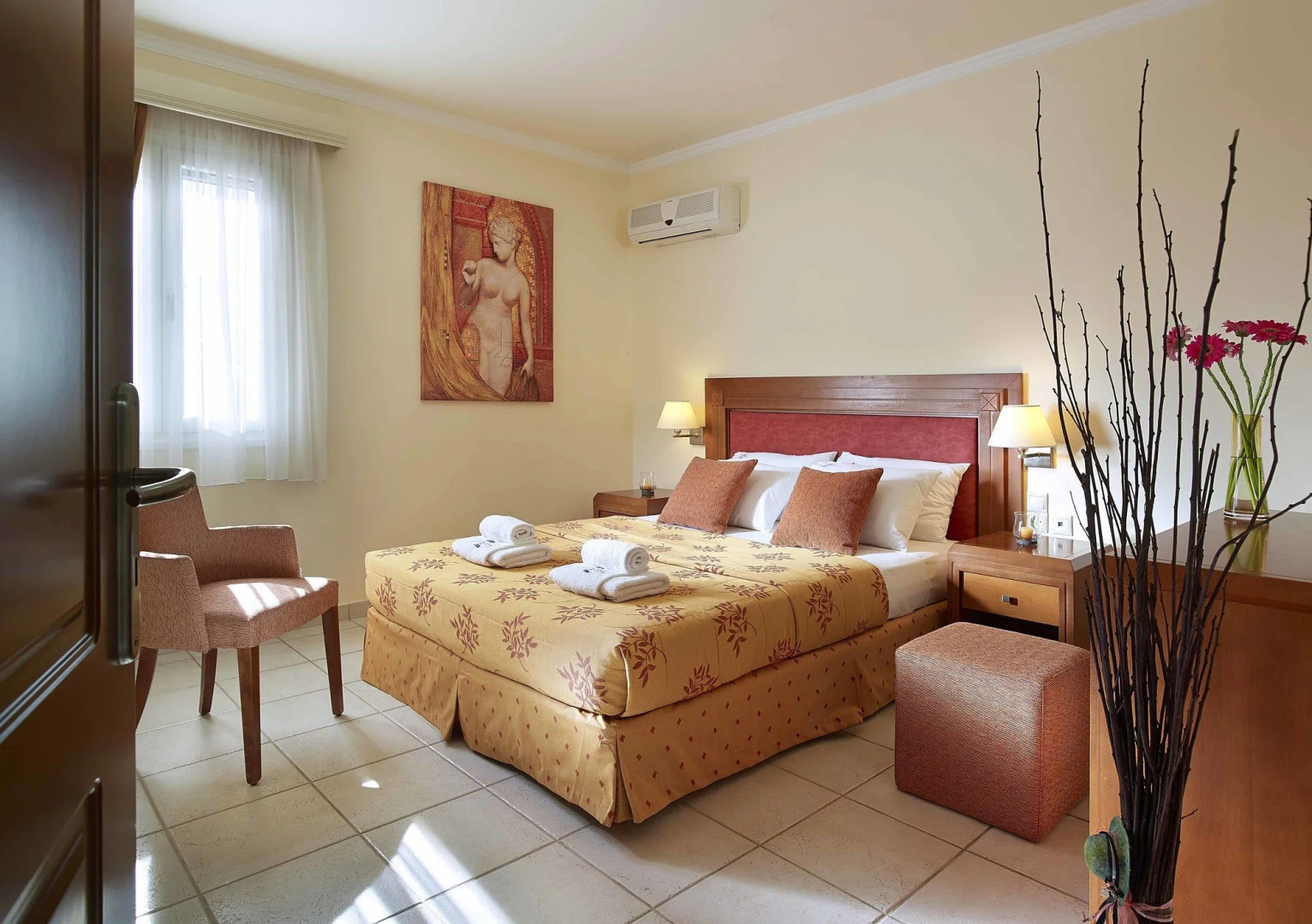 Avantis Suites Hotel