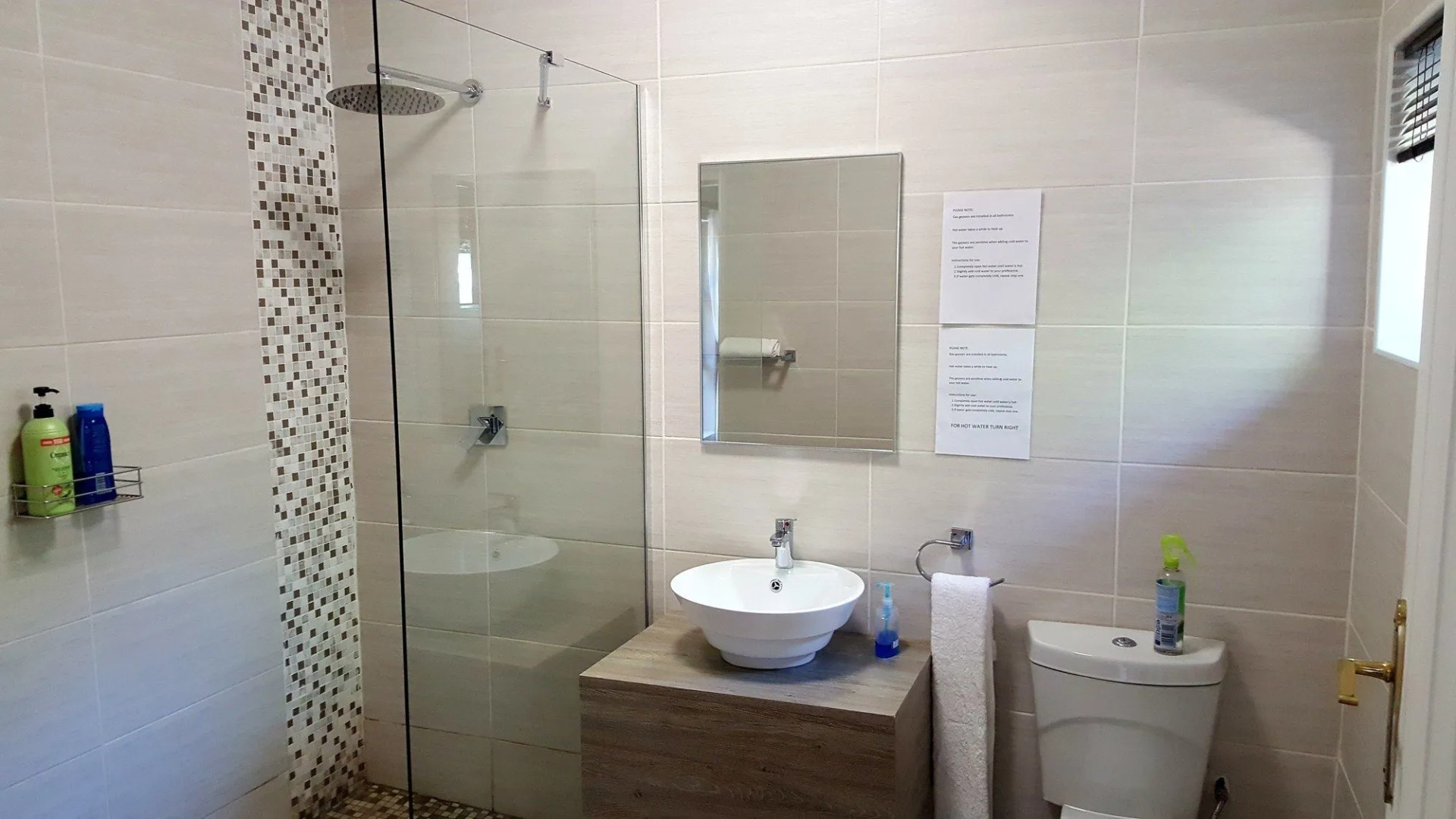 Aerotropolis Guest Lodge