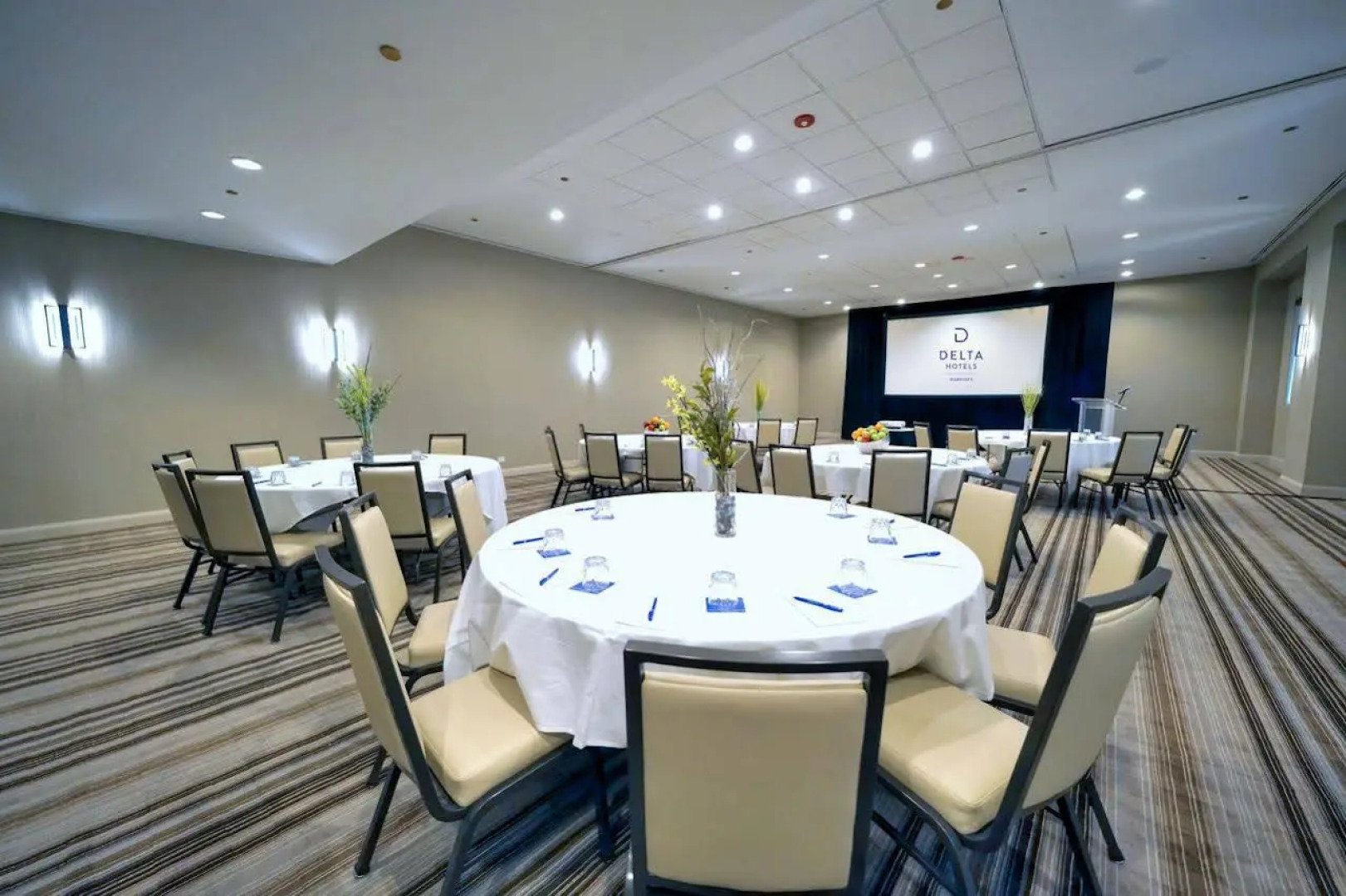 Renaissance Chicago Glenview Suites Hotel