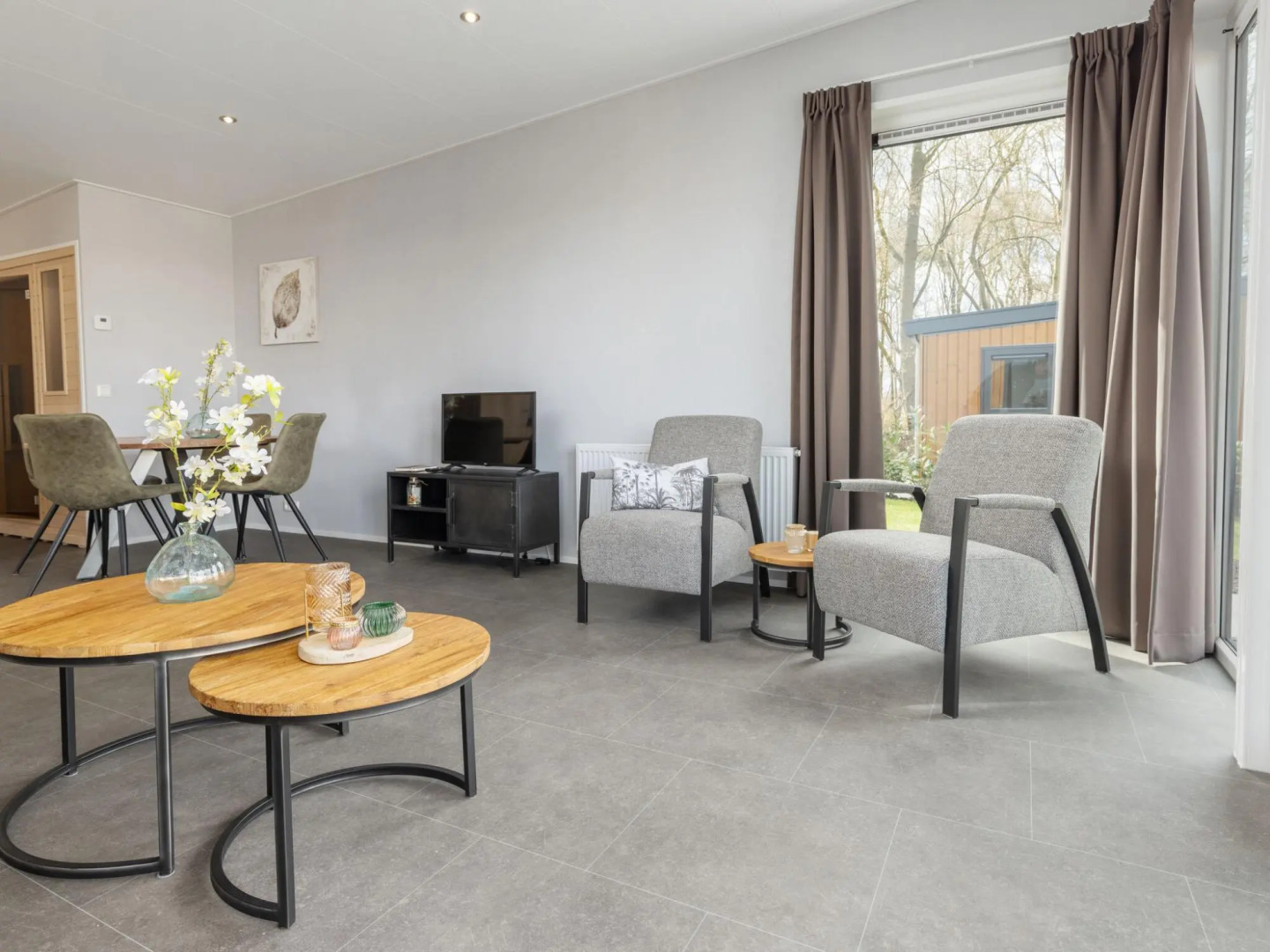 Premium Lodge Near Recreation Lake