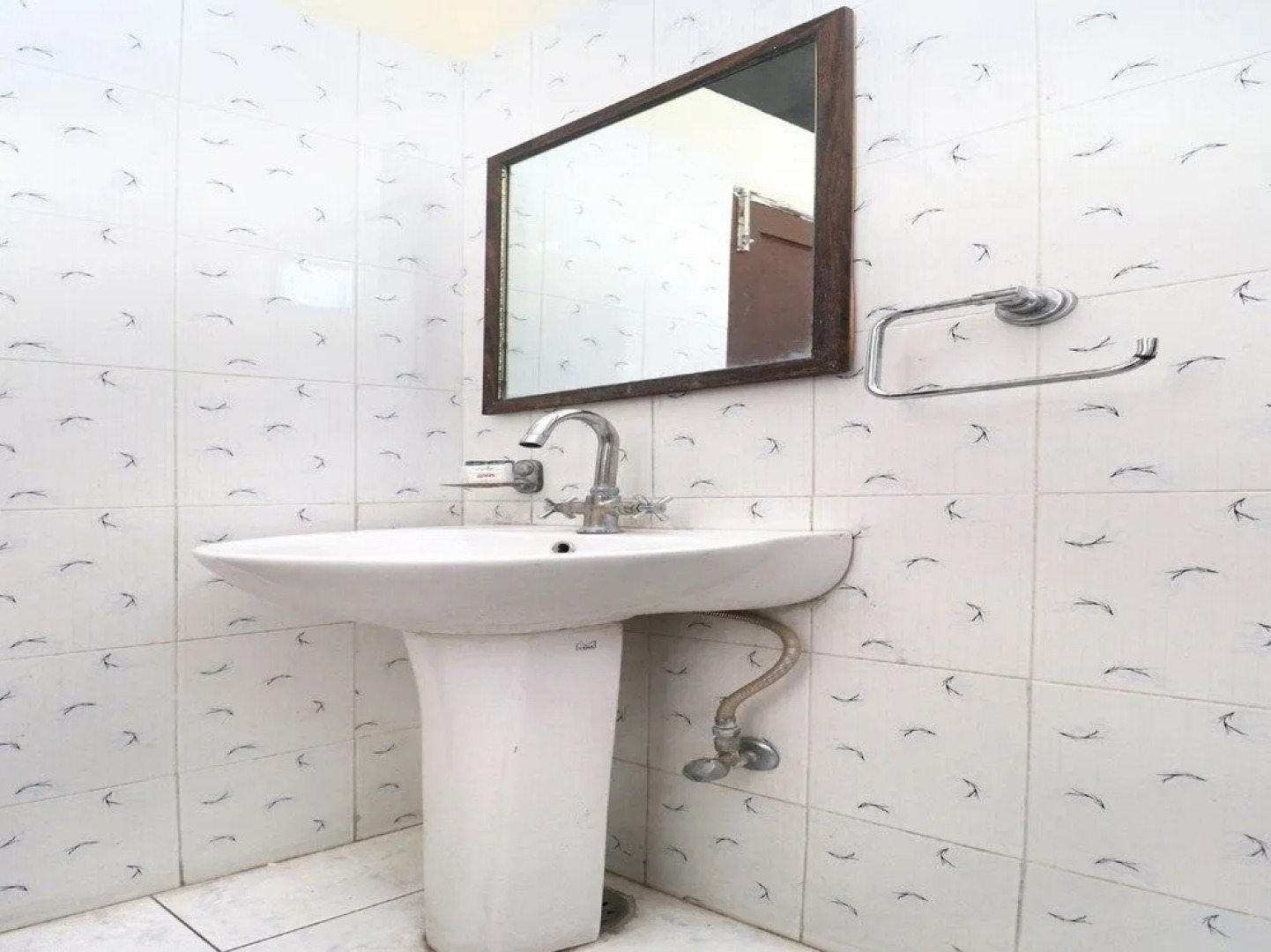 Oyo 30127 Hotel Sabina International