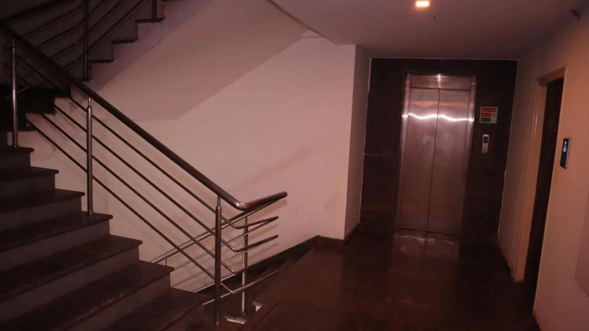 Smile Stay Bee Hive Grand