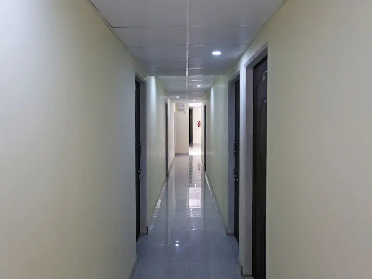 Hotel Mona Palace By OYO Rooms