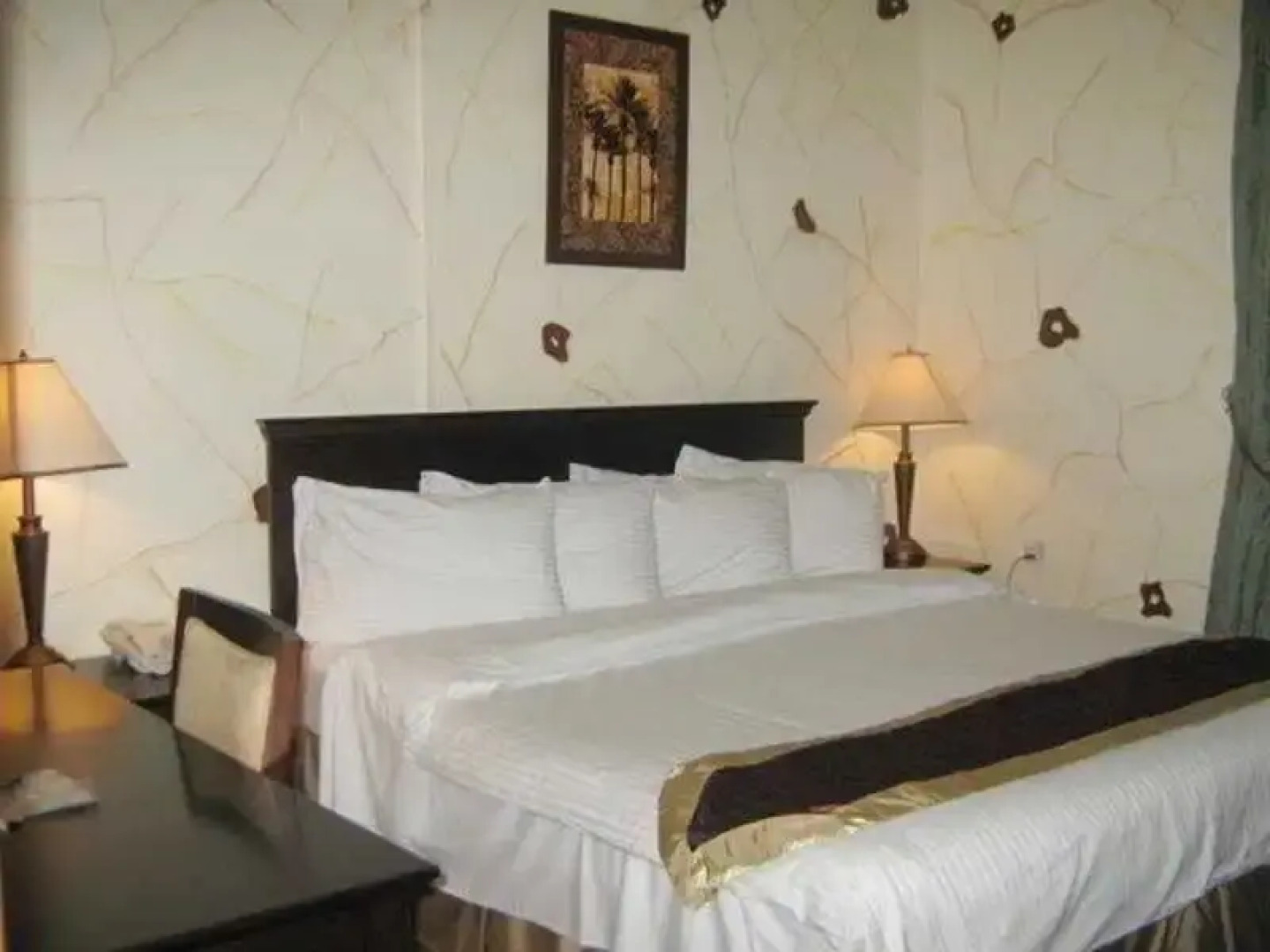 Al-Ghazal Suites Hotel