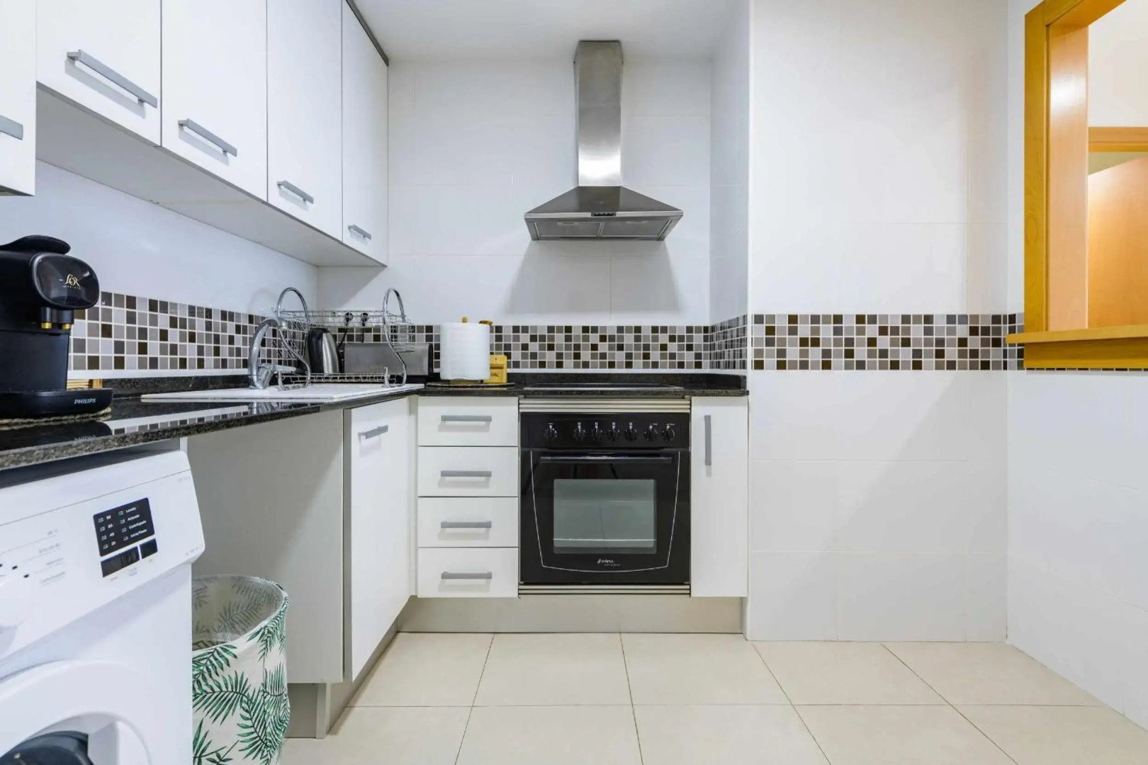 Apart Port Arenal con terraza y piscina