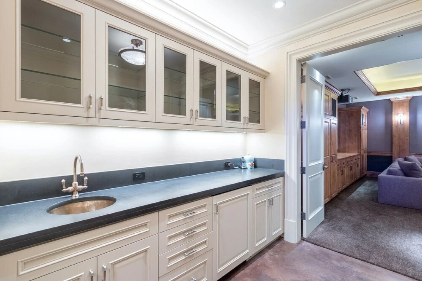 Hood Park Manor - 9 Br Home